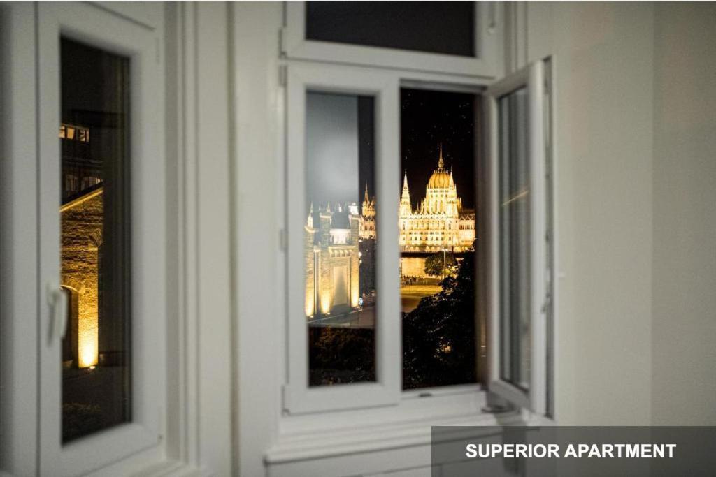 Bpr Agathe Elegant Suite With Parliament View Budapeste Exterior foto