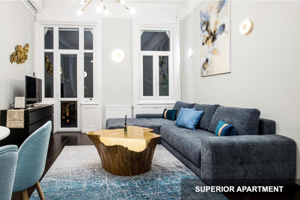 Bpr Agathe Elegant Suite With Parliament View Budapeste Exterior foto