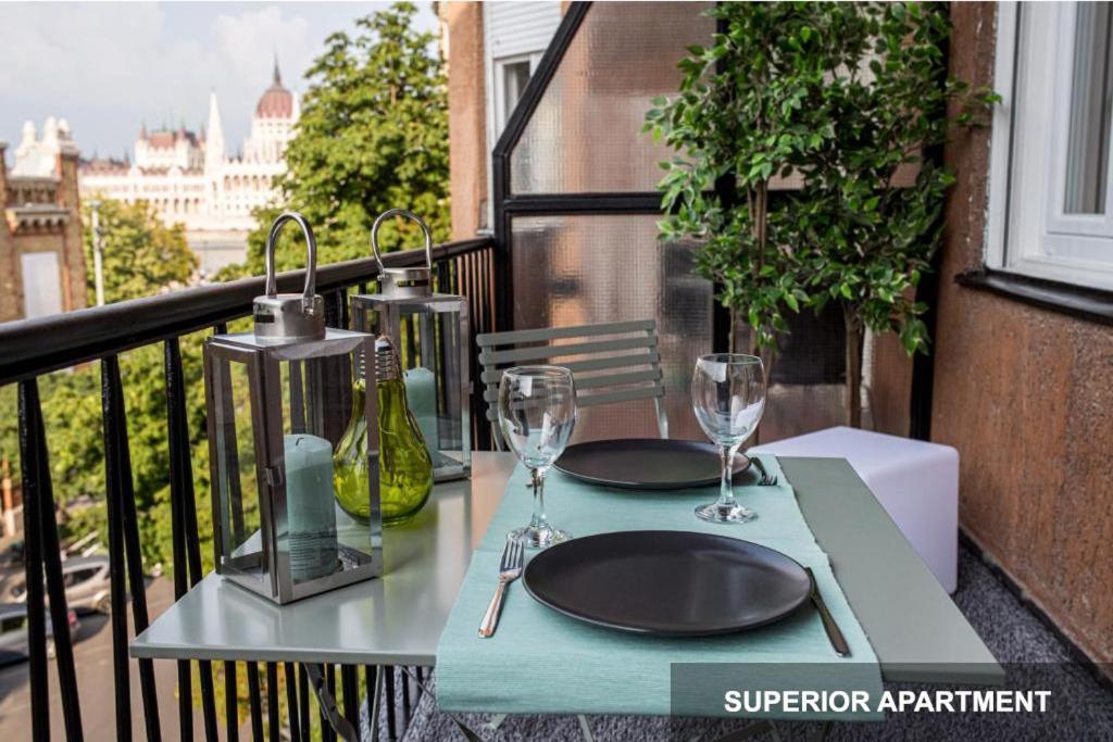 Bpr Agathe Elegant Suite With Parliament View Budapeste Exterior foto